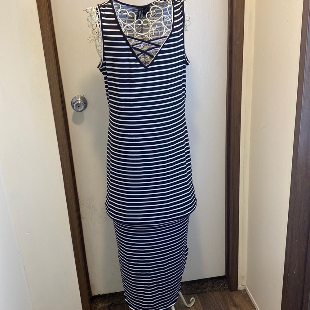 Kristin‎ Nicole maxi dress